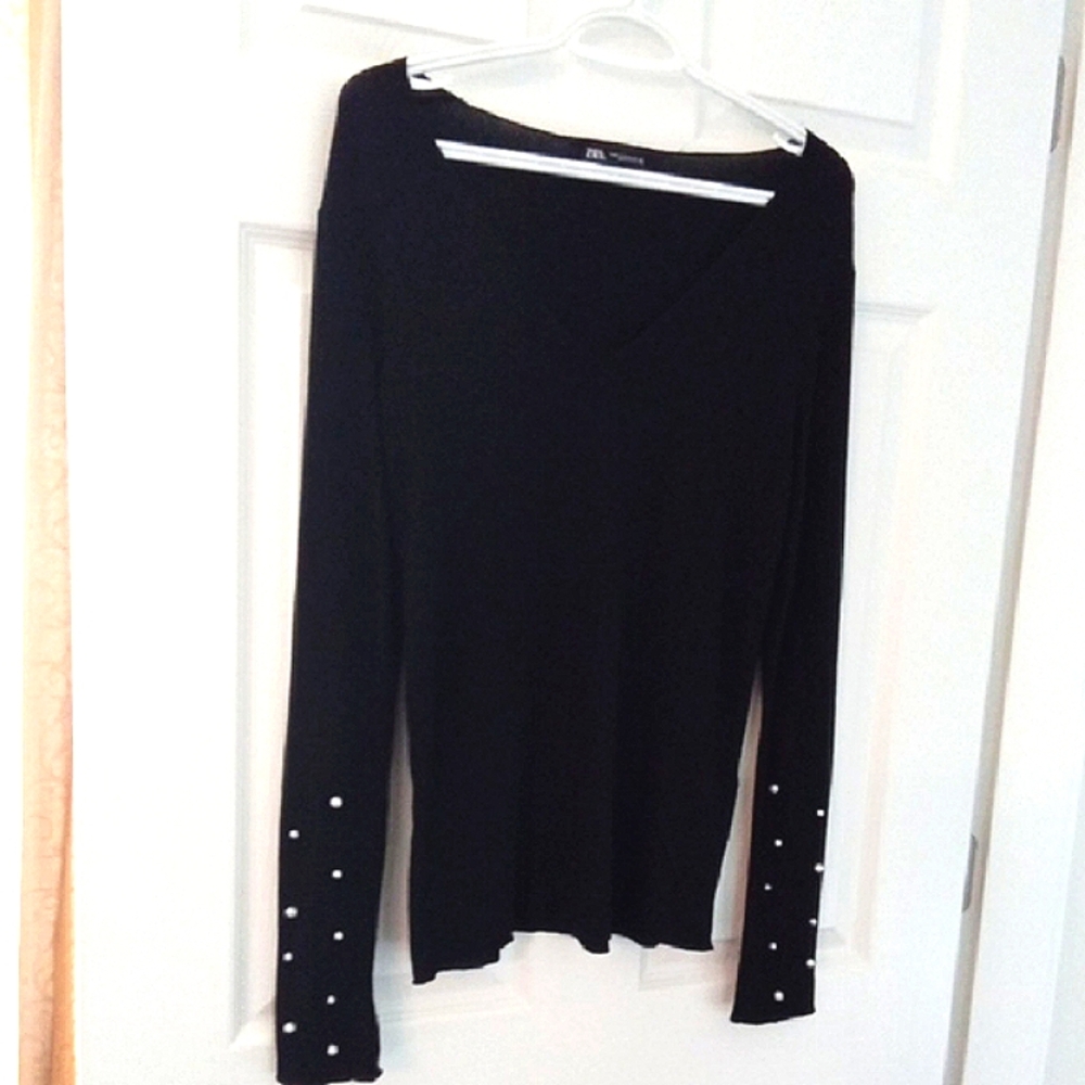 Zara Women's Black V-Neckline Sweater Pearl Detail On Sleeves Size Medium
